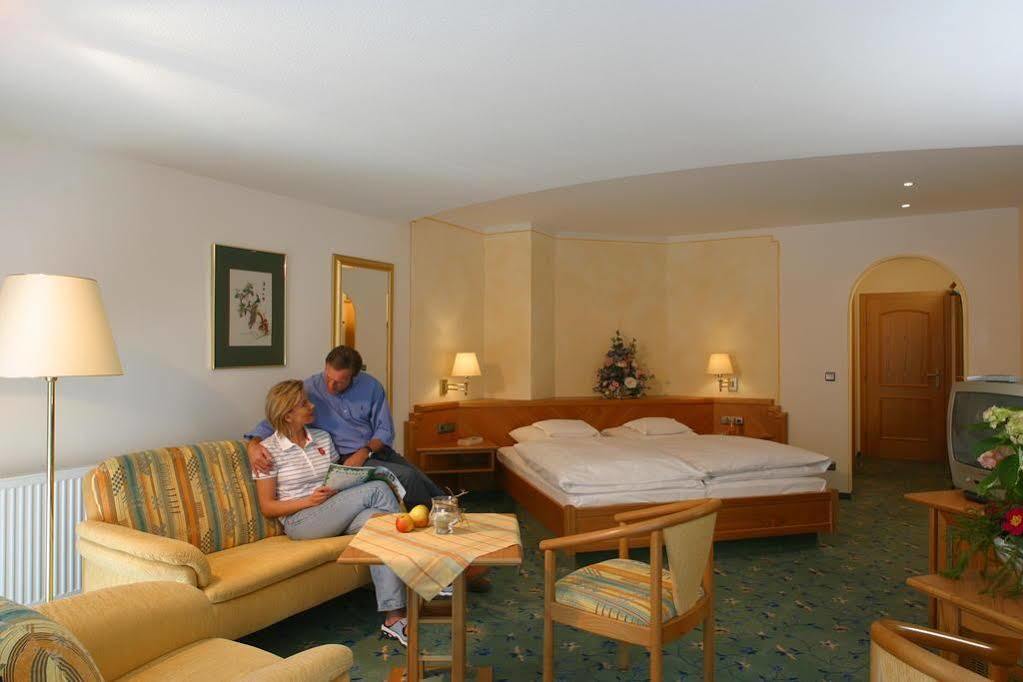 Ringhotel Nebelhornblick Оберстдорф Экстерьер фото